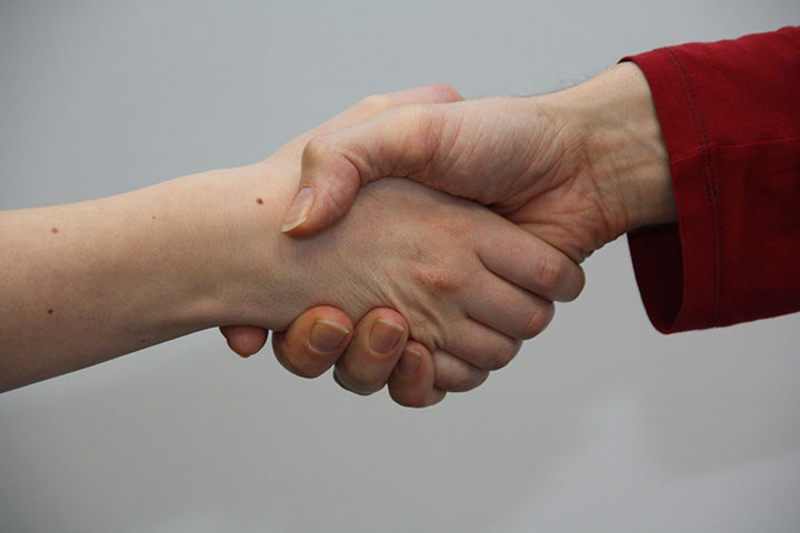 S'associer entre IDEL : bonne ou mauvaise idée ?