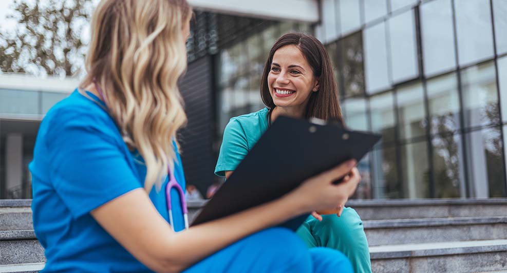 Comment cumuler activité libérale et salariée à l’hôpital en tant qu'infirmière ?