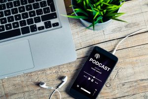 Article-top-10-des-podcasts-à-écouter-en-tournée