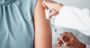 Cotation injection sous-cutanée et intramusculaire : tout savoir sur la facturation des injections à domicile