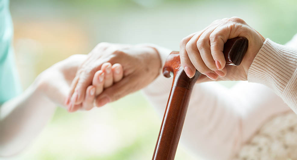 Soigner un membre de sa famille ou un ami en tant qu'infirmier : règles, limites et précautions