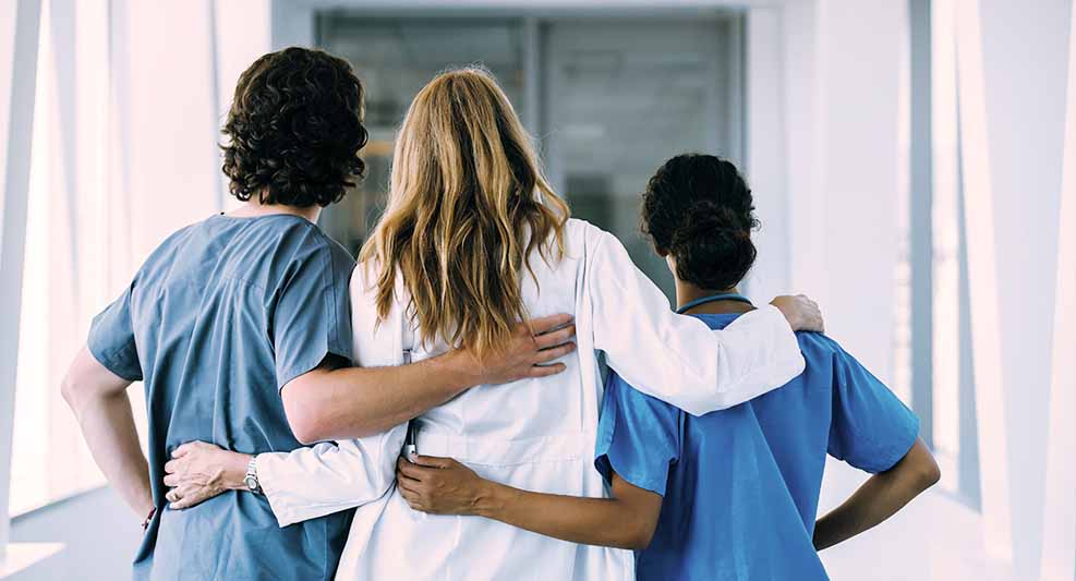 Pénurie infirmière : un problème mondial… aux répercussions bien locales