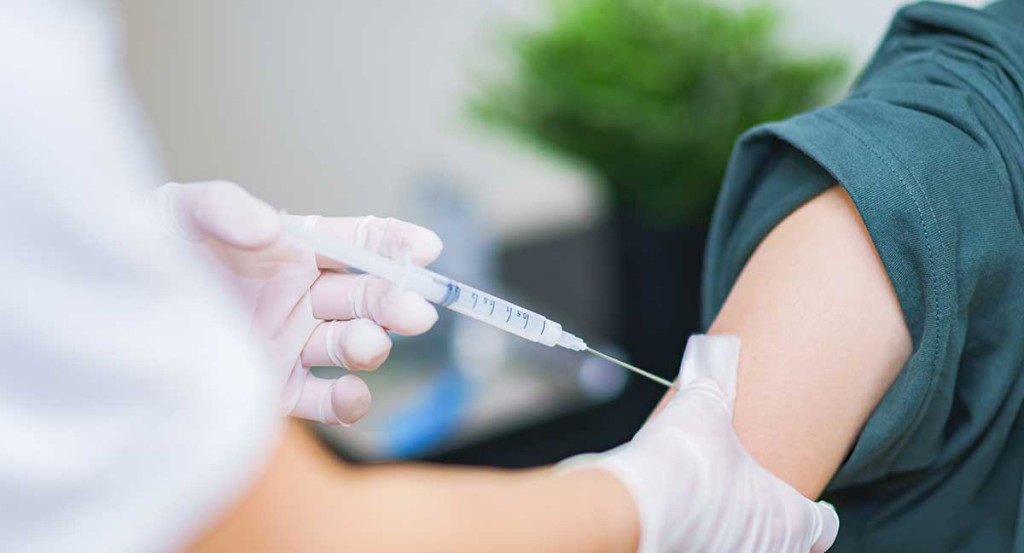 Vaccin contre la grippe obligatoire pour les IDEL : ce que prévoit la HAS en 2026