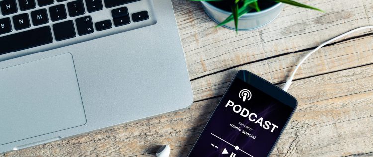 Article-top-10-des-podcasts-à-écouter-en-tournée